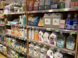 54-biocoop-mende-la-claire-fontaine-magasin-bio-produit-entretien-maison-lessive-nettoyage.webp